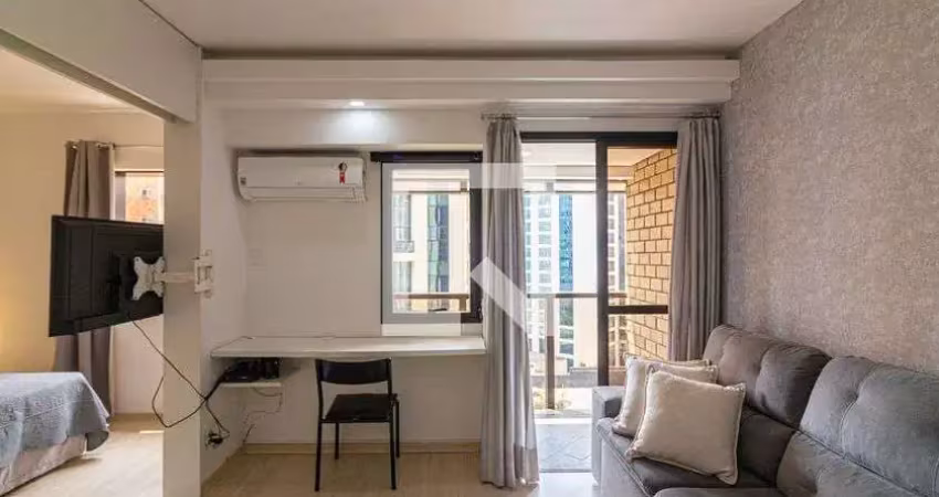 Apartamento com 1 quarto para alugar na Avenida Ibijaú, Moema, São Paulo