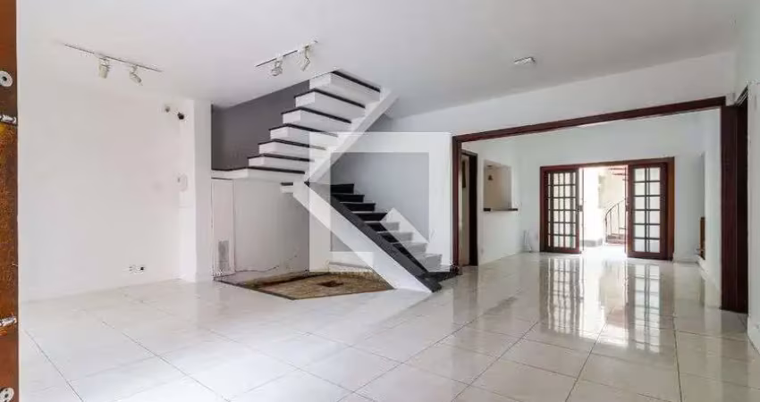 Casa com 2 quartos para alugar na Avenida Portugal, Brooklin, São Paulo