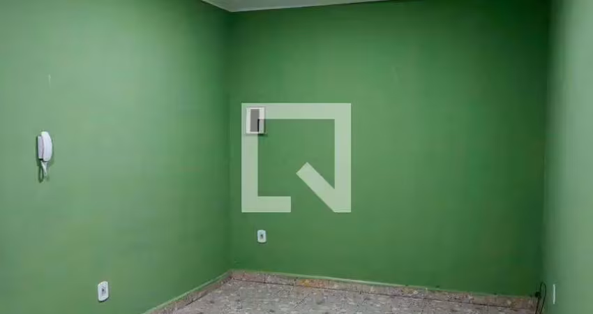 Casa com 1 quarto para alugar na Estrada das Rosas, Santa Maria, Osasco