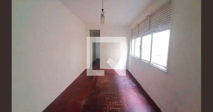 Casa com 2 quartos para alugar na Rua Djalma Dutra, Matatu, Salvador
