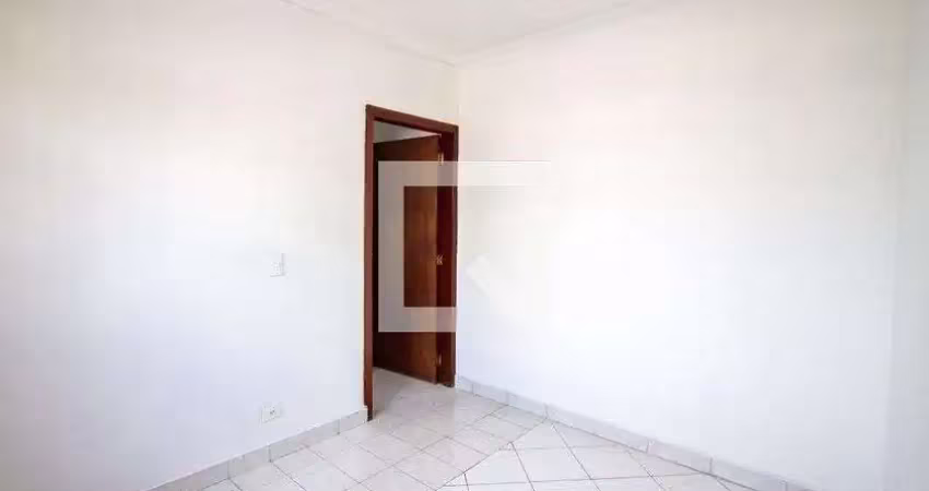 Casa com 1 quarto para alugar na Rua Semiramis, Novo Osasco, Osasco