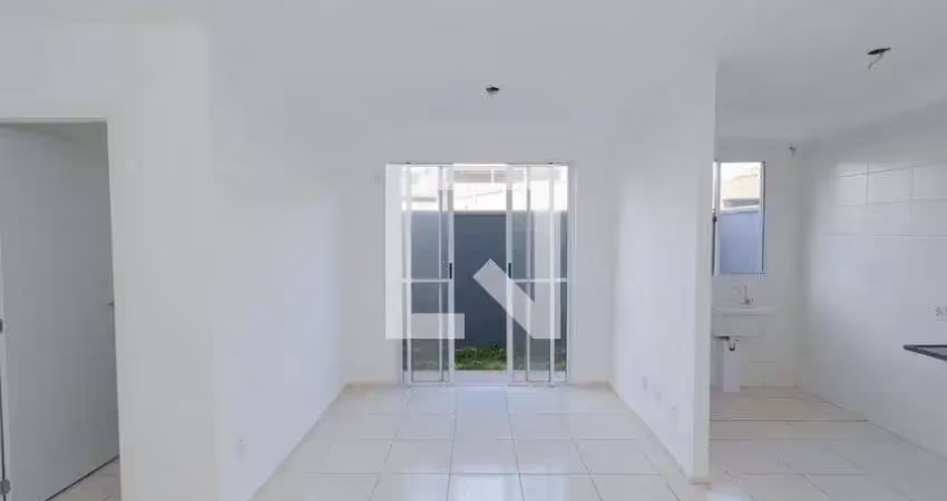 Kitnet / Stúdio para alugar na Rua Rio Paranaguá, Novo Riacho, Contagem