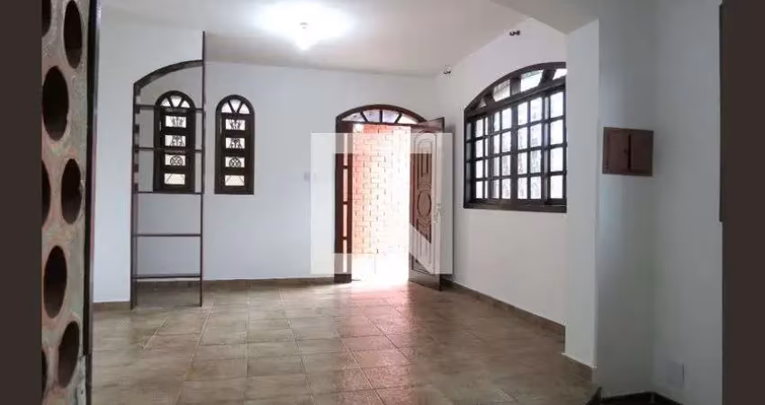 Casa com 3 quartos para alugar na Rua José Benedito Mari, Piqueri, São Paulo