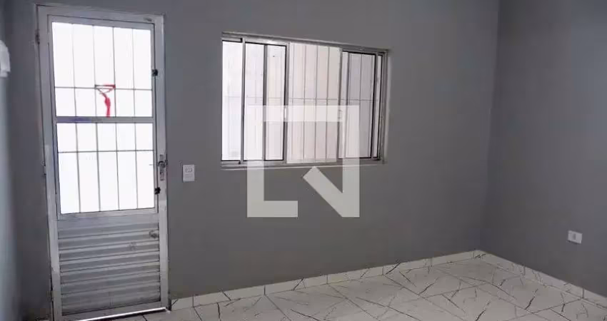 Casa com 1 quarto para alugar na Rua Alfredo Benicasa, Bandeiras, Osasco