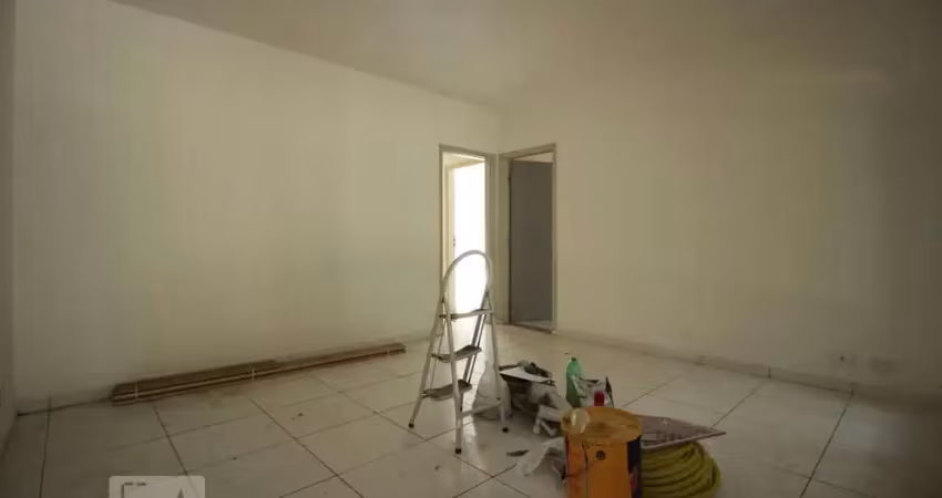 Casa com 2 quartos para alugar na Rua Jaguapita, Sacomã, São Paulo