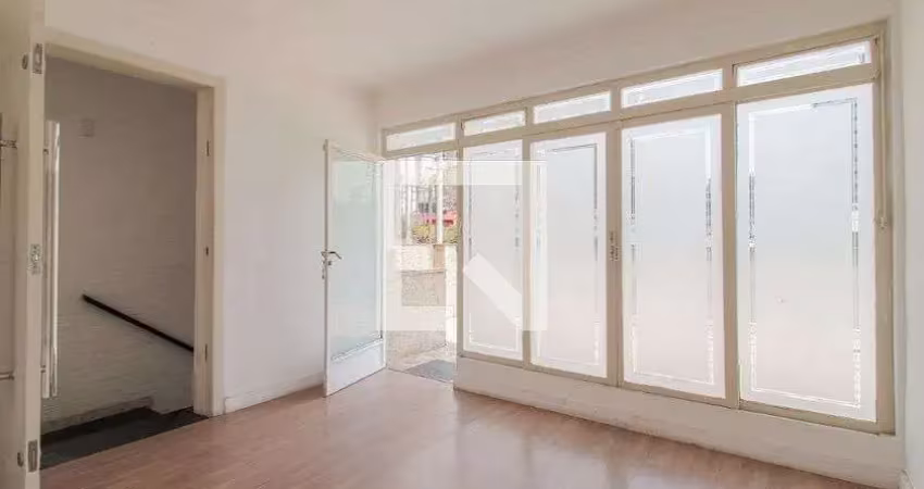 Casa com 3 quartos para alugar na Rua Piracicaba, Matriz, Mauá