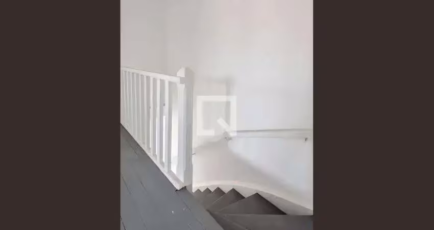 Casa com 3 quartos para alugar na Rua Cardoso de Almeida, Pacaembu, São Paulo