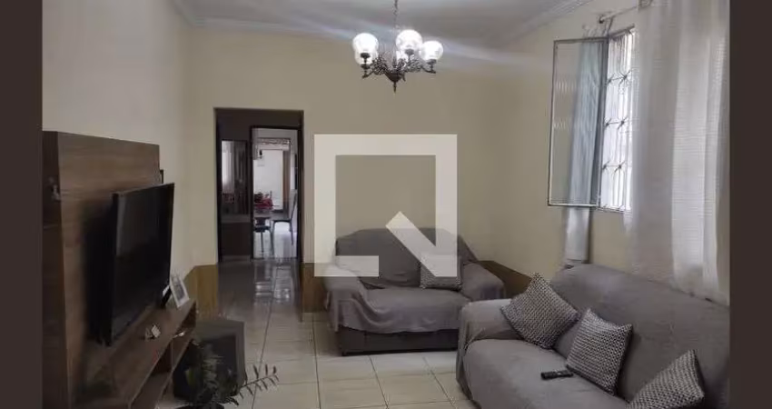 Casa com 3 quartos para alugar na Rua São Januário, Jacutinga, Mesquita