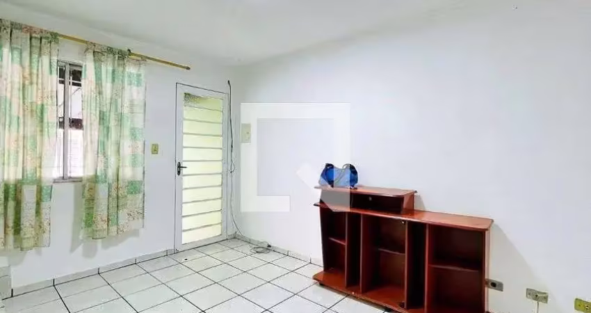 Casa com 2 quartos para alugar na Rua Cascatinha, Conjunto Inocoop-Bonsucesso, Guarulhos