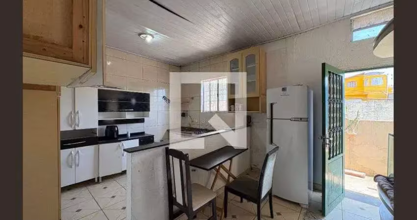 Casa com 2 quartos para alugar na Rua Rosa de Siqueira, Campestre, Santo André