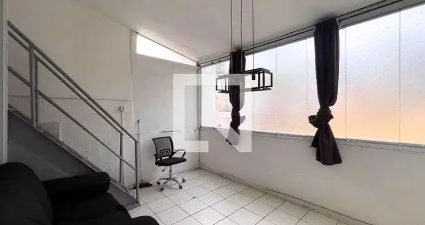Casa com 1 quarto para alugar na Rua Robertson, Cambuci, São Paulo
