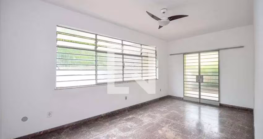 Casa com 4 quartos para alugar na Rua Evilásio Silva, Fonseca, Niterói
