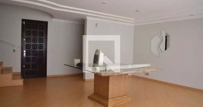 Casa com 3 quartos para alugar na Rua Coronel Airton Plaisant, Seminário, Curitiba