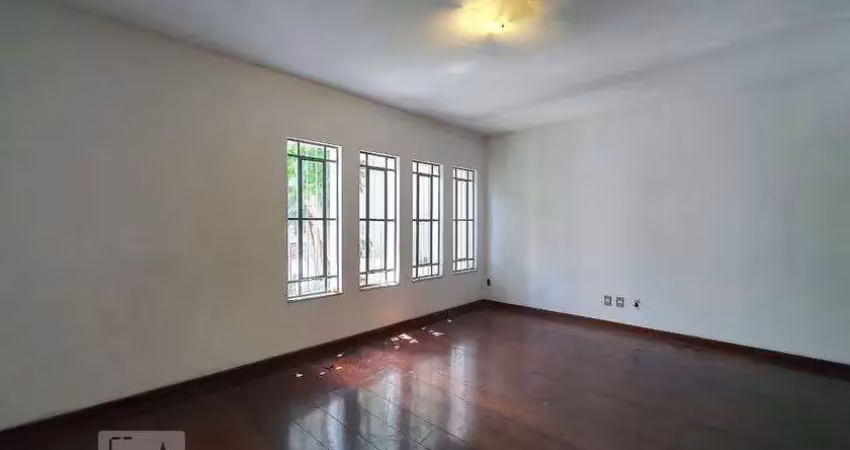 Casa com 3 quartos para alugar na Rua dos Parecis, Aclimação, São Paulo
