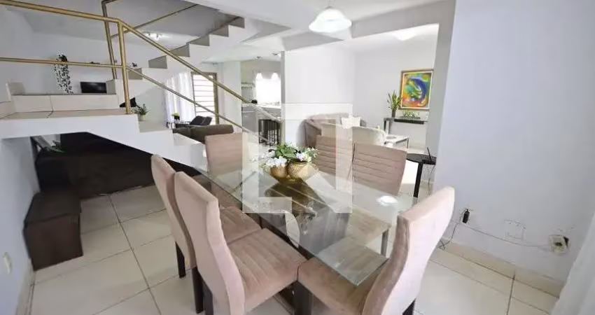 Casa com 4 quartos para alugar na Rua 9, Setor Oeste, Goiânia