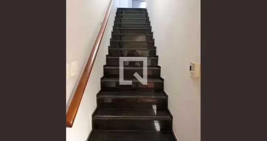 Casa com 4 quartos para alugar na Avenida Pedro Bueno, Jabaquara, São Paulo