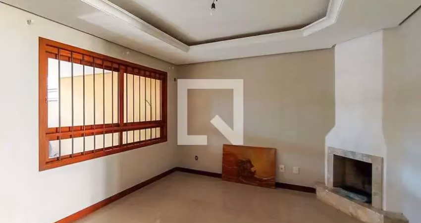 Casa com 3 quartos para alugar na Rua Porto Calvo, Ipanema, Porto Alegre