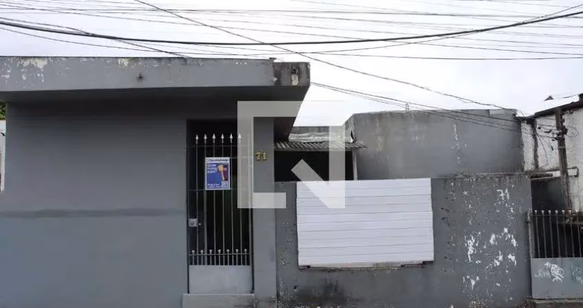 Casa com 1 quarto para alugar na Rua José A de Novaes, Vila Monte Serrat, Cotia