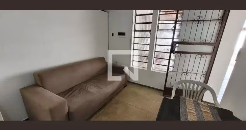 Casa com 2 quartos para alugar na Rua Joaquim Luiz de Carvalho, Santa Lúcia, Betim