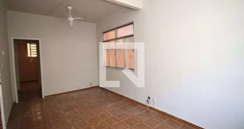 Casa com 2 quartos para alugar na Rua Comandante Vergueiro da Cruz, Penha, Rio de Janeiro