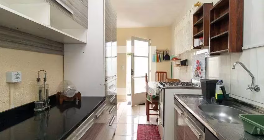 Casa com 1 quarto para alugar na Rua Aracaju, Cajuru, Curitiba