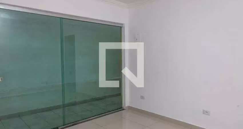 Casa com 3 quartos para alugar na Rua dos Limoeiros, Canhema, Diadema