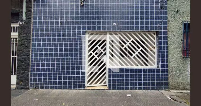 Casa com 3 quartos para alugar na Rua Mazzini, Aclimação, São Paulo