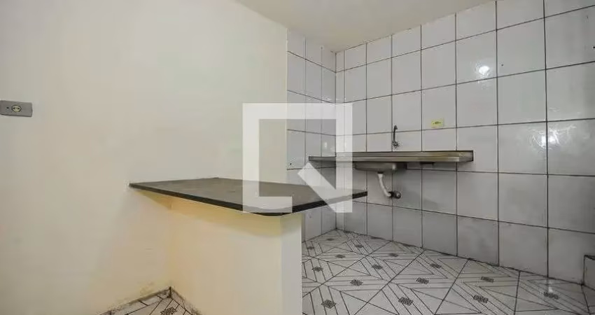 Casa com 1 quarto para alugar na Rua Guilherme Mainard, Campo Limpo, São Paulo