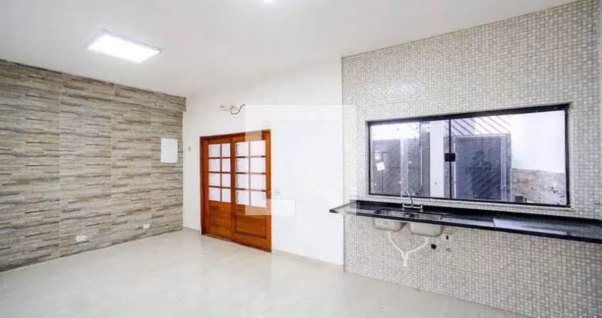 Casa com 2 quartos para alugar na Rua Atucuri, Vila Carrão, São Paulo