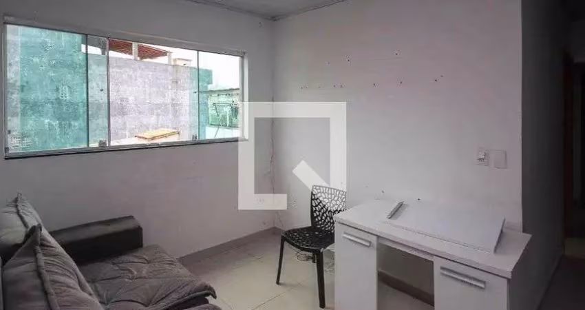 Casa com 2 quartos para alugar na Rua Galena, Jardim Tietê, São Paulo