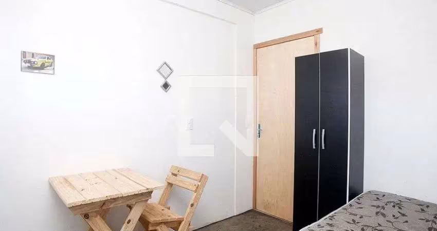 Kitnet / stúdio para aluguel - floresta, 1 quarto,  12 m² - porto alegre