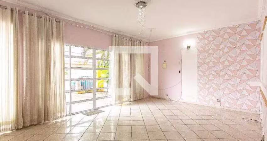 Casa com 3 quartos para alugar na Rua Dulce, Vila Carrão, São Paulo