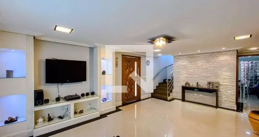 Casa com 5 quartos para alugar na Rua Guaimbé, Mooca, São Paulo