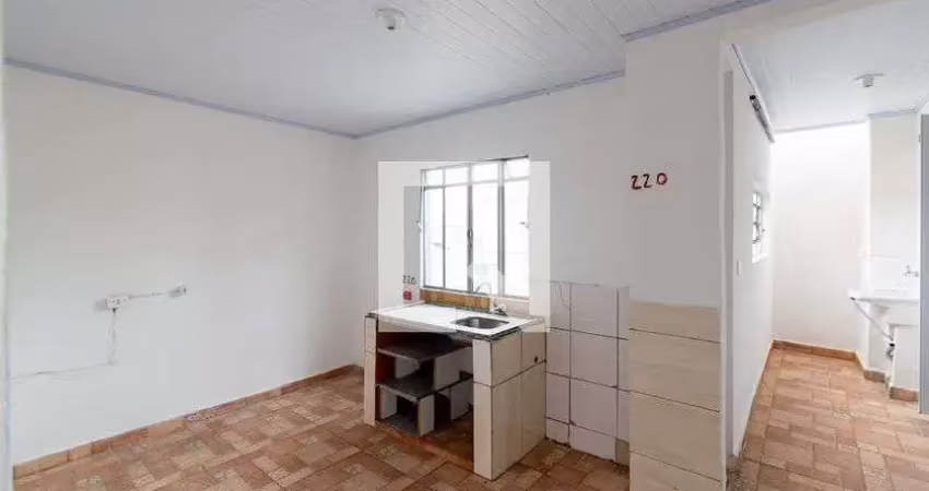 Casa com 2 quartos para alugar na Rua Simão da Matta, Jabaquara, São Paulo
