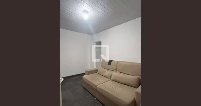 Casa com 1 quarto para alugar na Avenida Dona Delfina Borges, Jacutinga, Mesquita