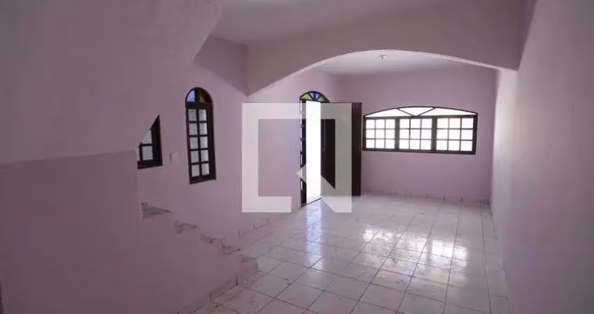 Casa com 2 quartos para alugar na Rua Arrojado Lisboa, Ponte Rasa, São Paulo