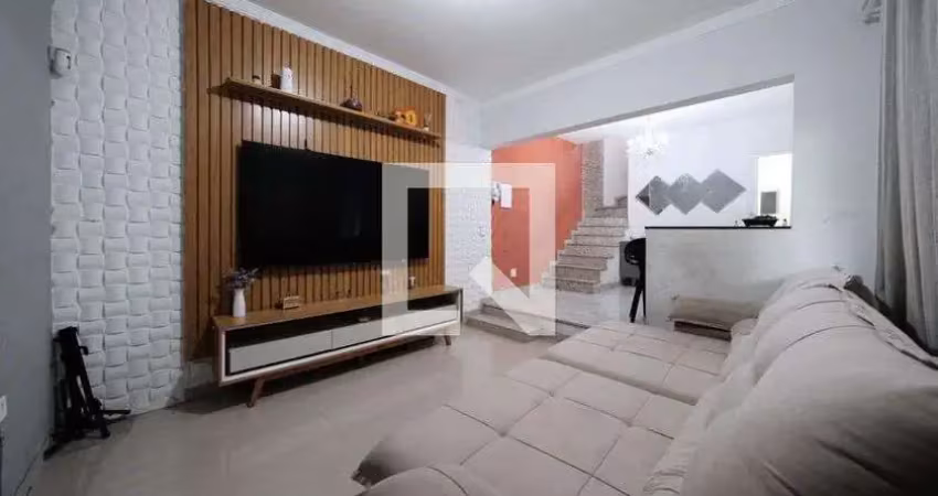 Casa com 2 quartos para alugar na Rua Agudos do Sul, Cangaíba, São Paulo