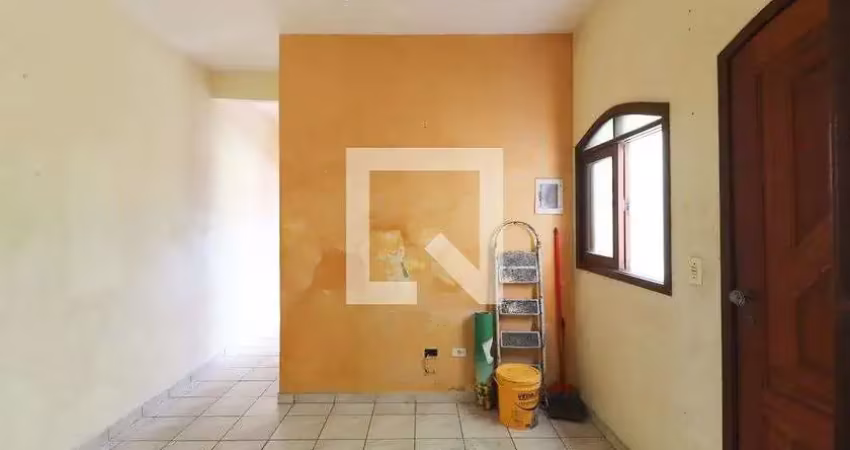 Casa com 2 quartos para alugar na Rua Rodrigo Caro, Jardim Daysy, São Paulo