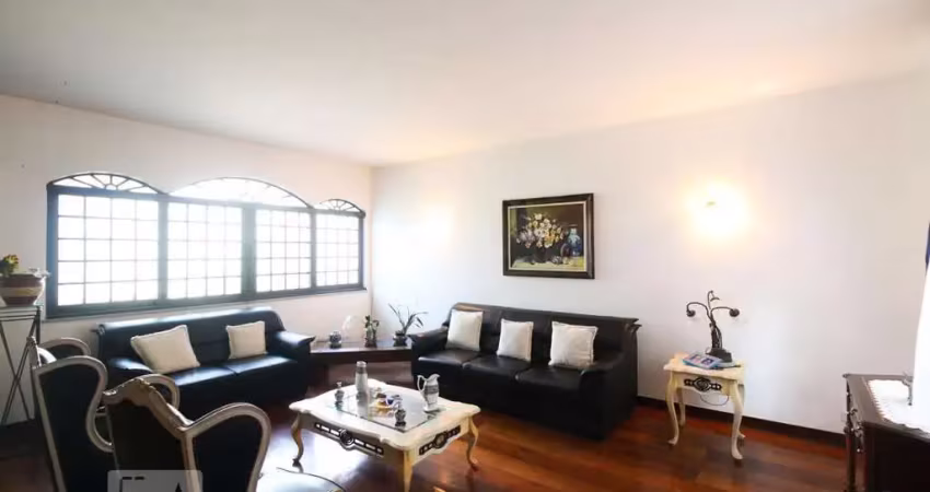 Casa com 4 quartos para alugar na Rua Laplace, Campo Belo, São Paulo