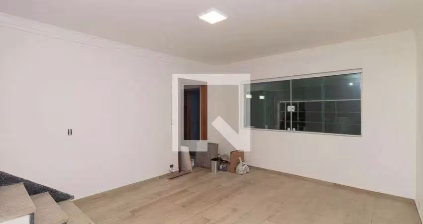 Casa com 4 quartos para alugar na Rua Nilo Luís Mazzei, Vila Ede, São Paulo