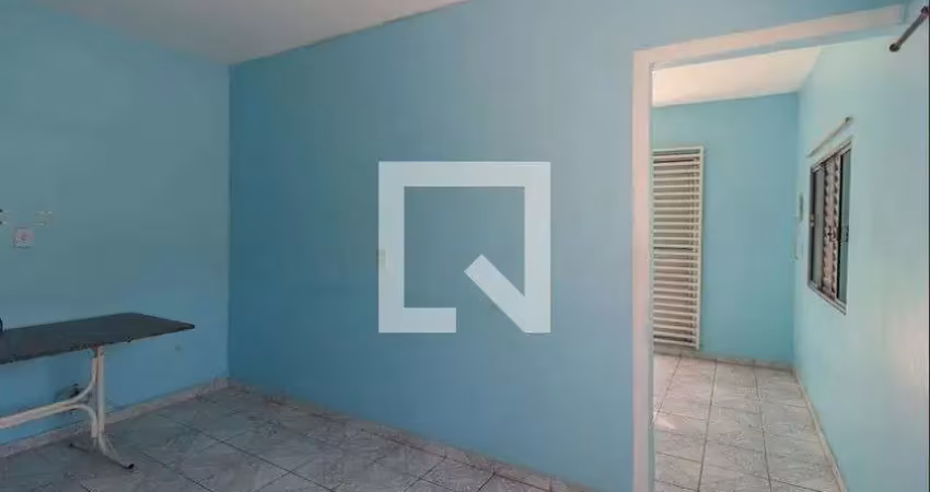 Casa com 2 quartos para alugar na Avenida Córrego do Jacu, Itaquera, São Paulo