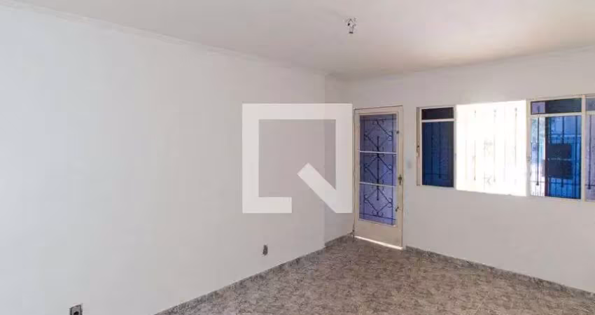 Casa com 2 quartos para alugar na Praça Rio Brilhante, Vila Maria, São Paulo