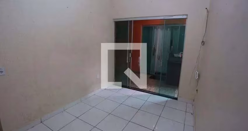 Casa com 2 quartos para alugar na Qnm 8 Conjunto L, Ceilândia, Brasília