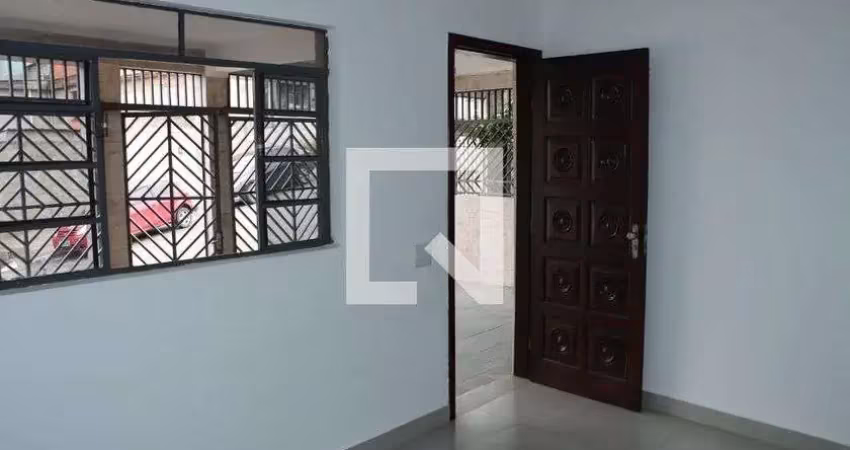 Casa com 2 quartos para alugar na Rua Juquitiba, Jardim Arco-Íris, Cotia