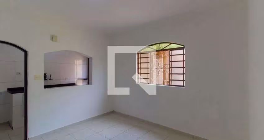 Casa com 2 quartos para alugar na Rua Henrique, Vila Ema, São Paulo