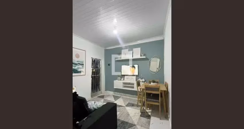 Casa com 2 quartos para alugar na Rua São Januário, Jacutinga, Mesquita