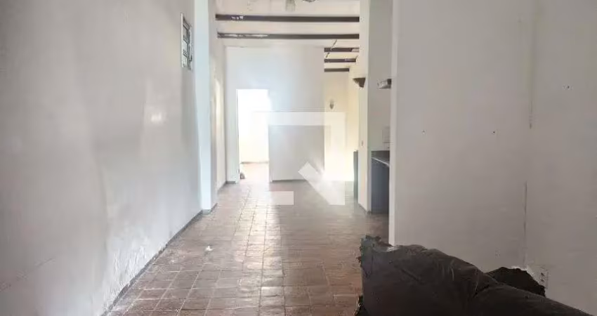 Casa com 2 quartos para alugar na Rua do Tingui, Nazaré, Salvador