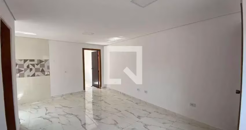 Casa com 2 quartos para alugar na Rua Água Santa, Belém, São Paulo