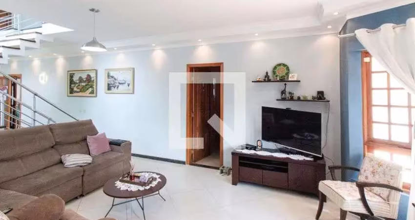 Casa com 3 quartos para alugar na Rua Mamud Rahd, Tremembé, São Paulo