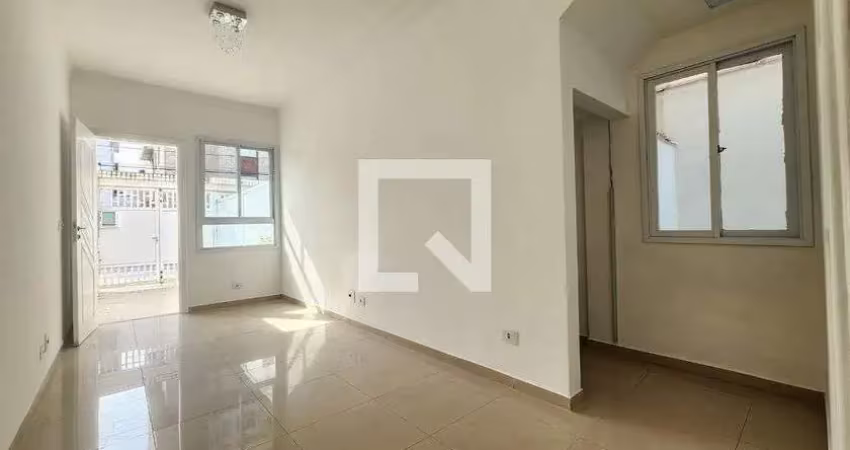 Casa com 2 quartos para alugar na Rua Guaibê, Aparecida, Santos